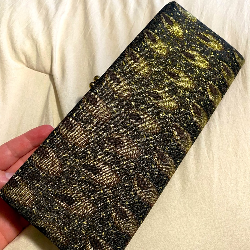 Vintage 1980’s clutch purse/wallet.